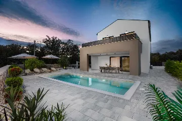 4-Bedroom Villa with Pool in Kras (Krk)