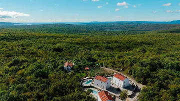 Modern Villa in Kras (Krk) for Up to 8 Guests