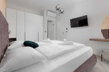 Modern Villa in Kras (Krk) for Up to 8 Guests