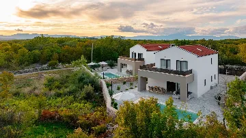 Modern Villa in Kras (Krk) for Up to 8 Guests