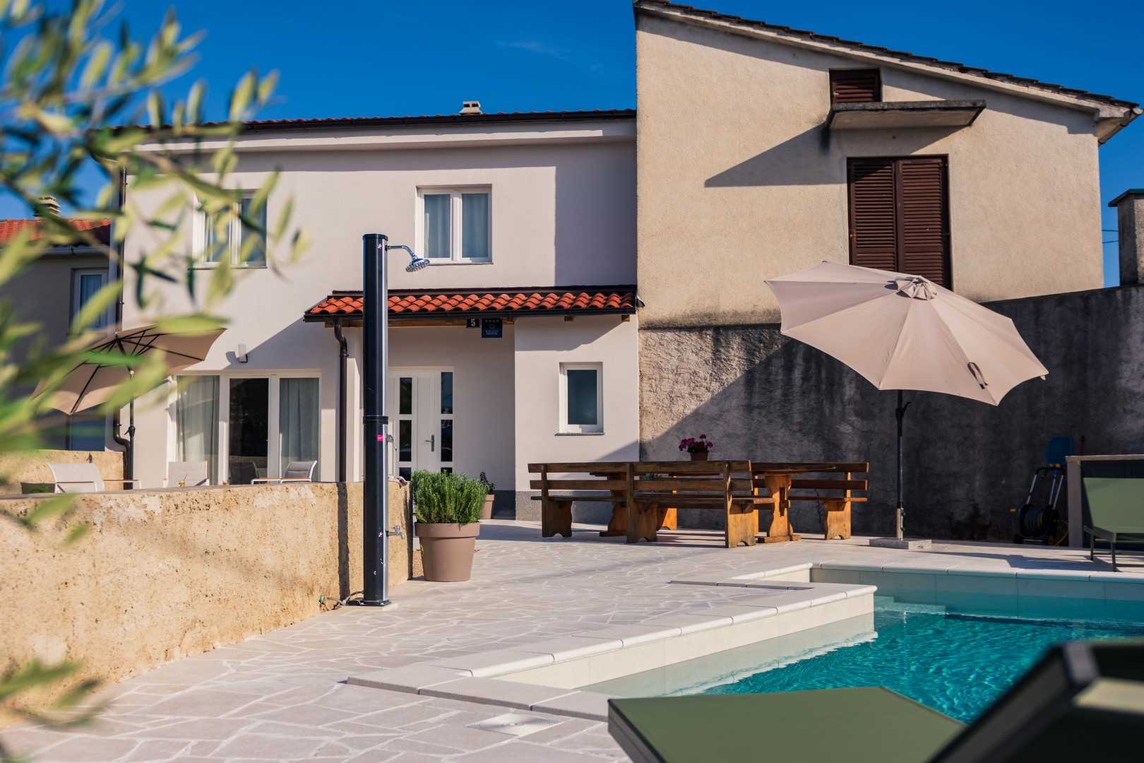 Šarmantna kuća za odmor Pietra s bazenom