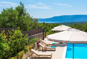 Villa with Pool and Sea Views in Bajčići (Krk)