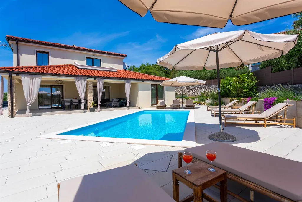 Villa with Pool and Sea Views in Bajčići (Krk)