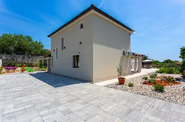 Villa with Pool and Sea Views in Bajčići (Krk)