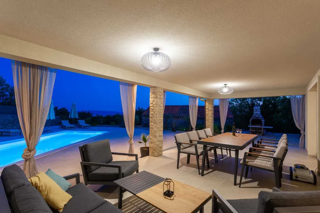 Villa with Pool and Sea Views in Bajčići (Krk)