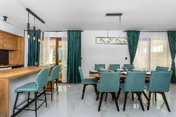 Villa with Pool and Sea Views in Bajčići (Krk)