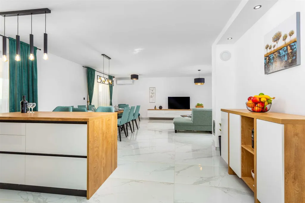 Villa with Pool and Sea Views in Bajčići (Krk)