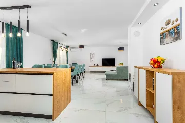 Villa with Pool and Sea Views in Bajčići (Krk)