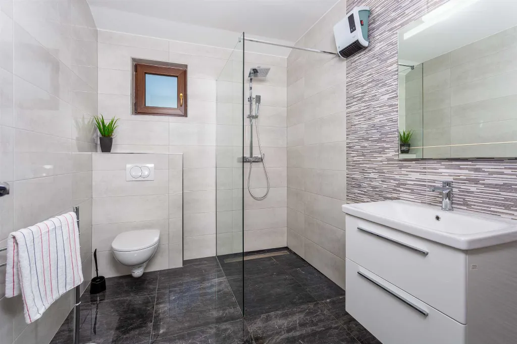 Villa with Pool and Sea Views in Bajčići (Krk)