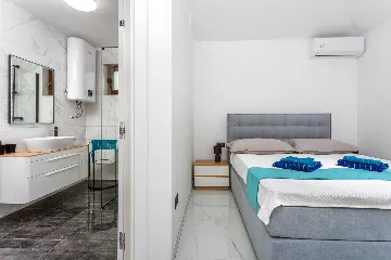 Villa with Pool and Sea Views in Bajčići (Krk)