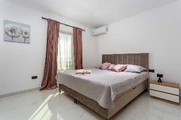 Villa with Pool and Sea Views in Bajčići (Krk)