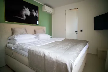 Villa in Vantačići (Krk) with Heated Pool