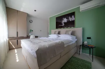 Villa in Vantačići (Krk) with Heated Pool