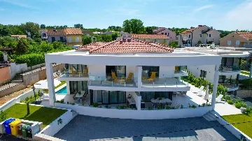 Villa in Vantačići (Krk) with Heated Pool