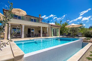 Klimno (Krk) Villa for 8 Guests with Heated Pool