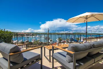 Klimno (Krk) Villa for 8 Guests with Heated Pool