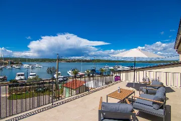 Klimno (Krk) Villa for 8 Guests with Heated Pool