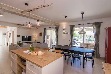 Klimno (Krk) Villa for 8 Guests with Heated Pool