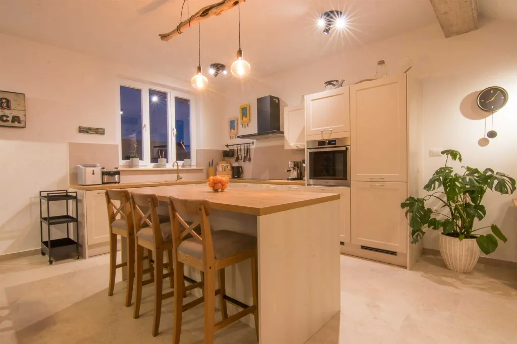 Klimno (Krk) Villa for 8 Guests with Heated Pool