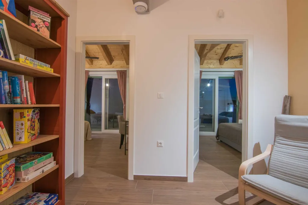 Klimno (Krk) Villa for 8 Guests with Heated Pool