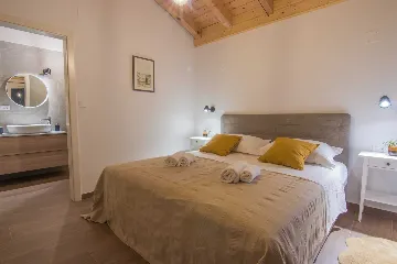 Klimno (Krk) Villa for 8 Guests with Heated Pool