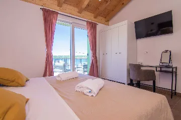 Klimno (Krk) Villa for 8 Guests with Heated Pool