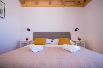 Klimno (Krk) Villa for 8 Guests with Heated Pool