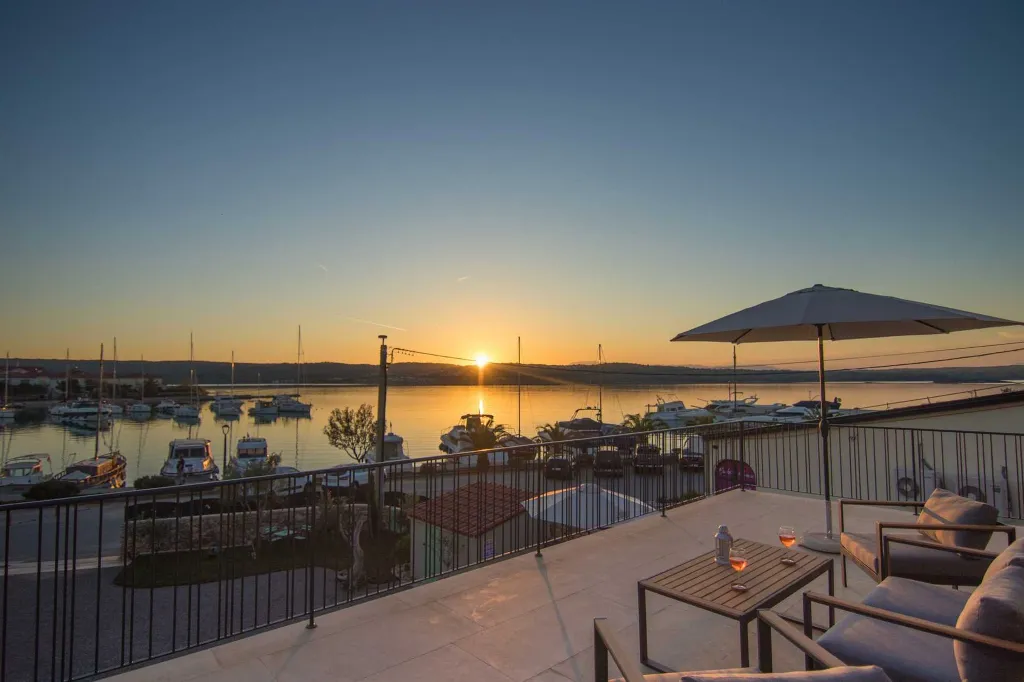 Klimno (Krk) Villa for 8 Guests with Heated Pool