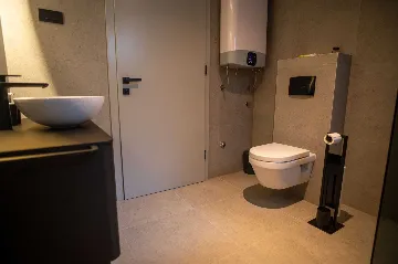 Zidarići (Krk) Apartment for 4 Guests