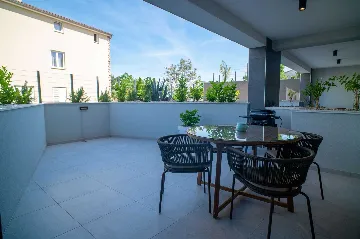 Zidarići (Krk) Apartment for 4 Guests