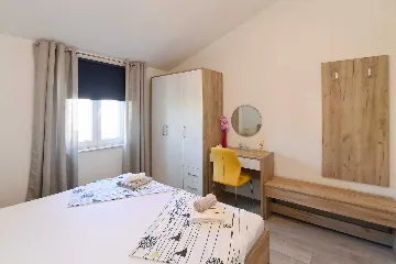 Villa with Private Pool for up to 5 in Gabonjin