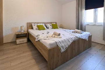 Villa with Private Pool for up to 5 in Gabonjin