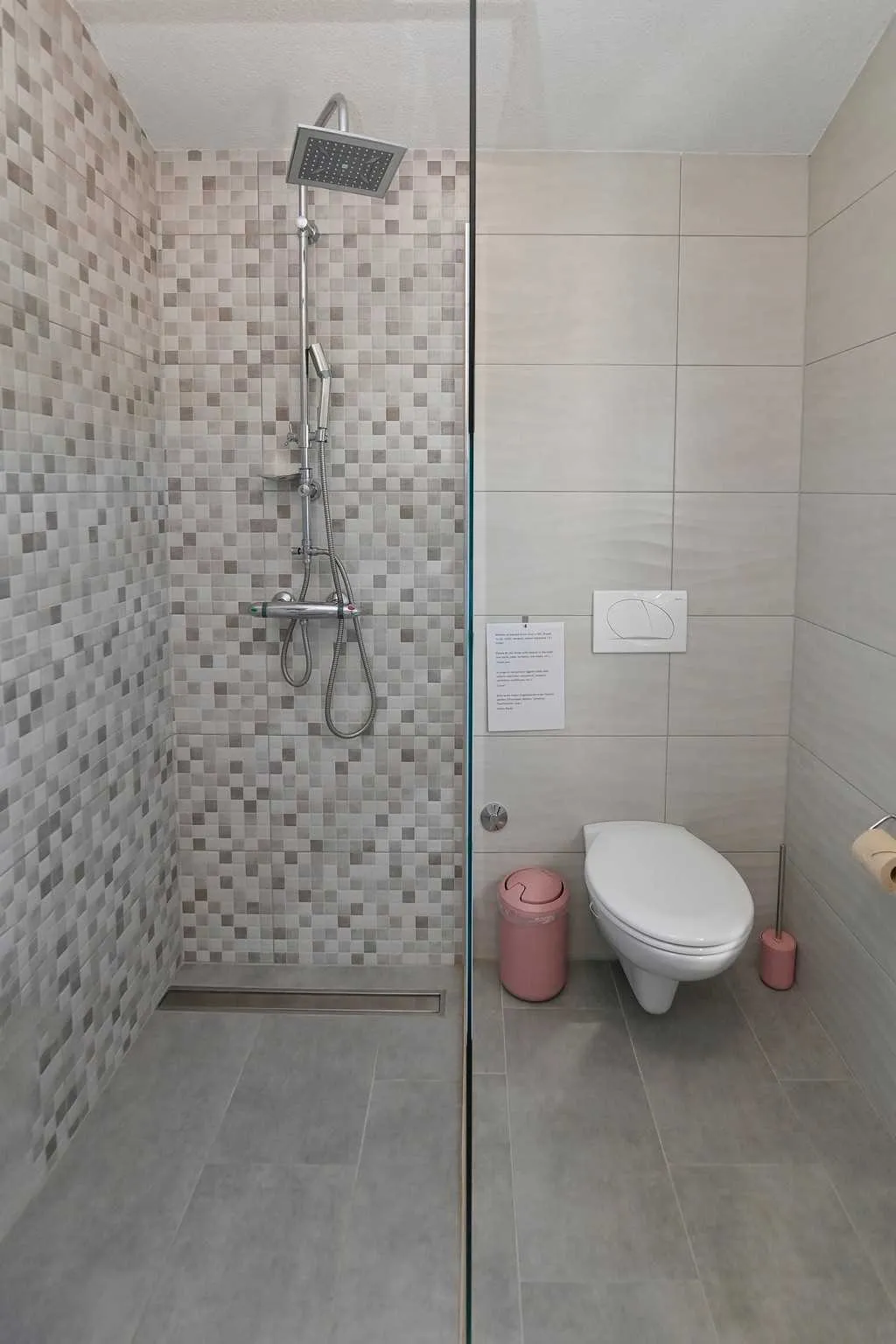 Villa with Private Pool for up to 5 in Gabonjin