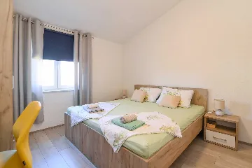 Villa with Private Pool for up to 5 in Gabonjin