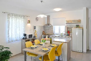 Villa with Private Pool for up to 5 in Gabonjin