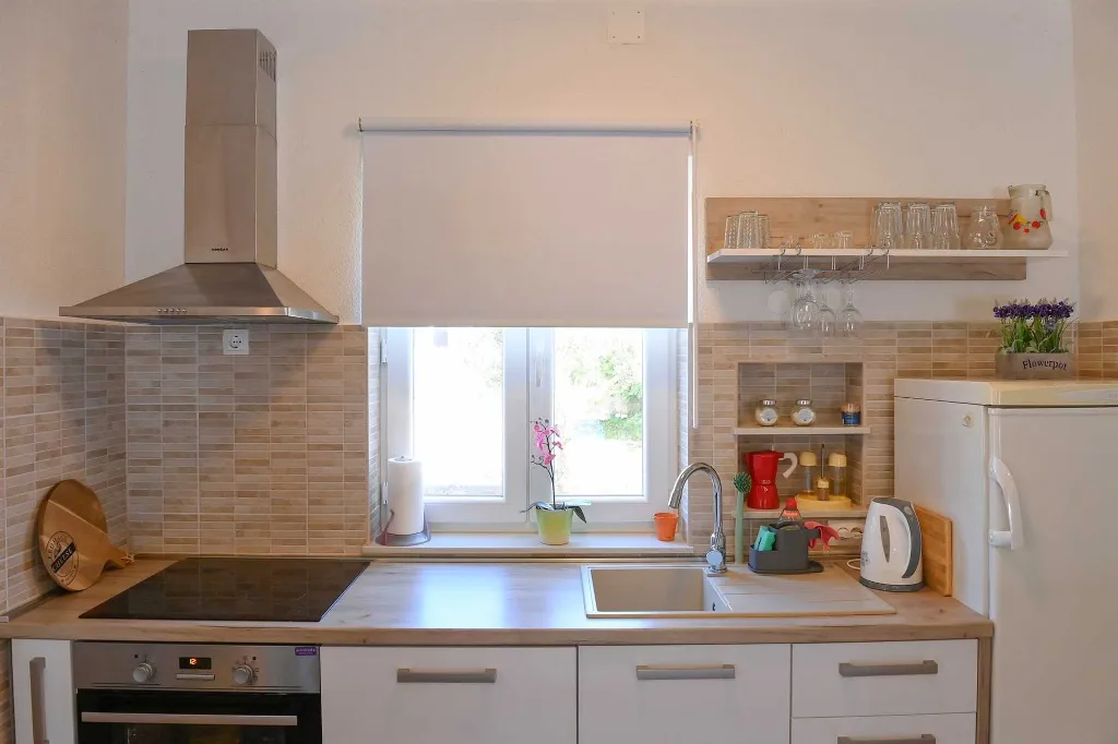 Villa with Private Pool for up to 5 in Gabonjin