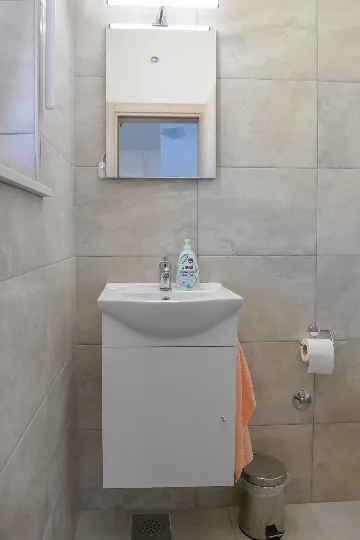 Villa with Private Pool for up to 5 in Gabonjin