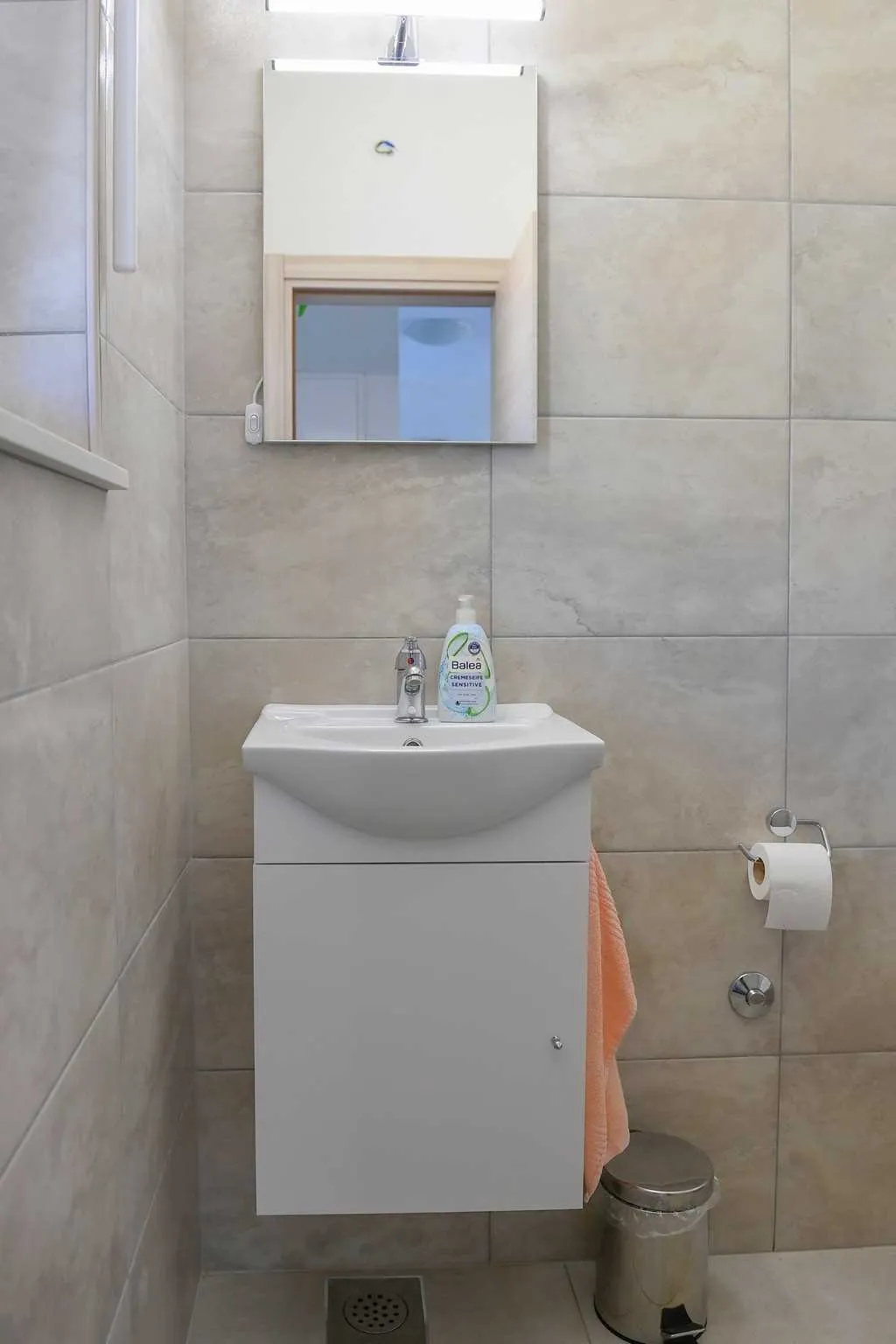 Villa with Private Pool for up to 5 in Gabonjin
