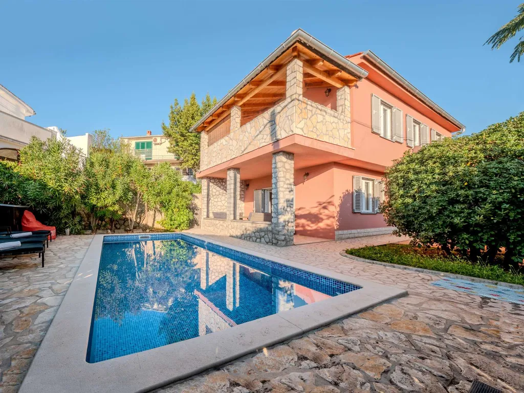 Malinska Villa for 5 Guests with Private Pool