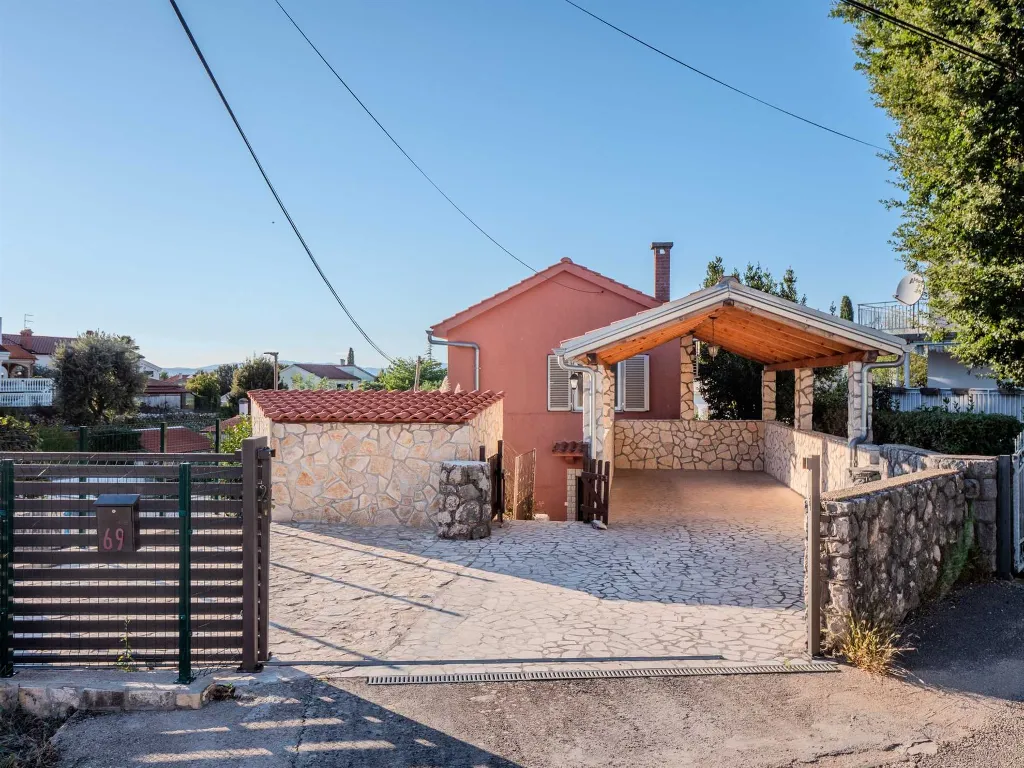 Malinska Villa for 5 Guests with Private Pool