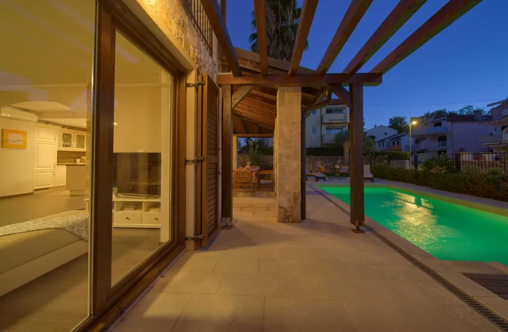 3-Bedroom Villa with Heated Private Pool in Porat