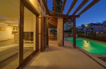 3-Bedroom Villa with Heated Private Pool in Porat