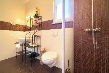 3-Bedroom Villa with Heated Private Pool in Porat