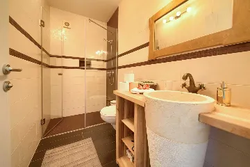 3-Bedroom Villa with Heated Private Pool in Porat