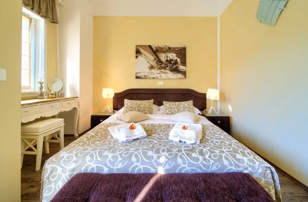 3-Bedroom Villa with Heated Private Pool in Porat