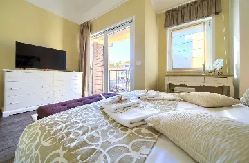 3-Bedroom Villa with Heated Private Pool in Porat