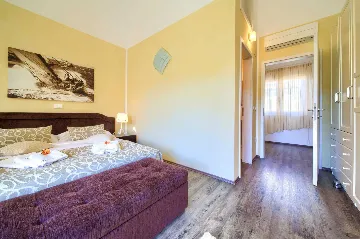 3-Bedroom Villa with Heated Private Pool in Porat