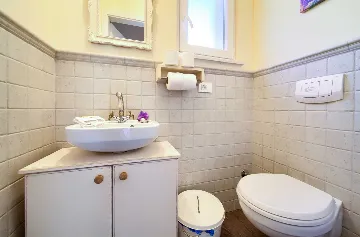 3-Bedroom Villa with Heated Private Pool in Porat