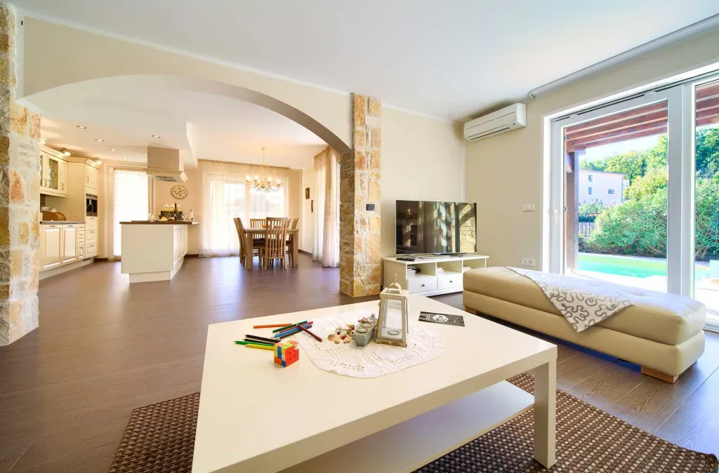 3-Bedroom Villa with Heated Private Pool in Porat
