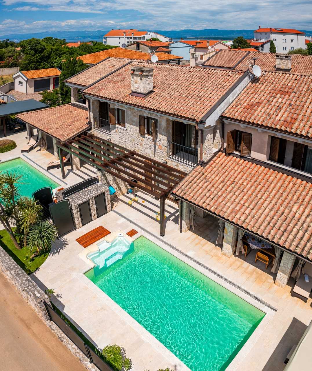 Villa Fina with Heated Private Pool close to the Beach